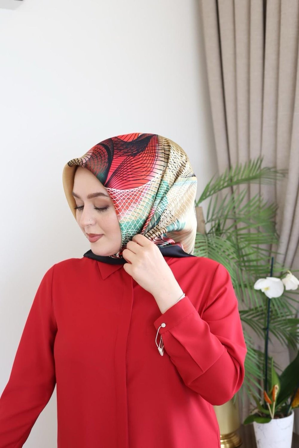 9027230/313 KOD FIRÇA DESENLİ PİERRE CARDİN SAF İPEK EŞARP STD