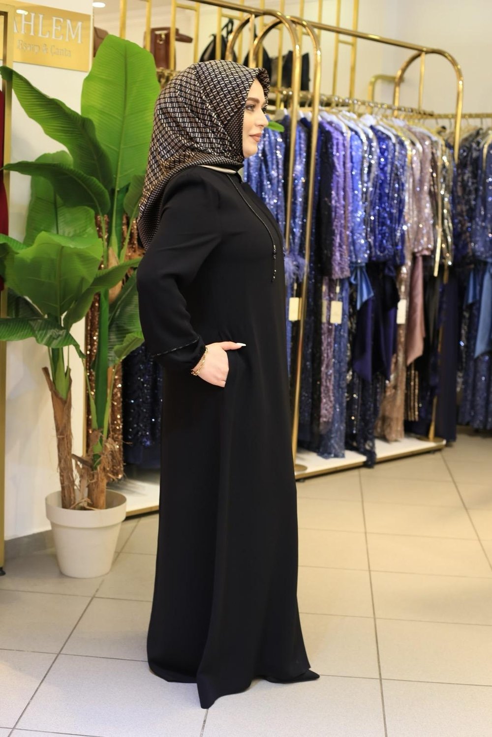 9317 KOD YAKA DETAYLI FERACE SİYAH