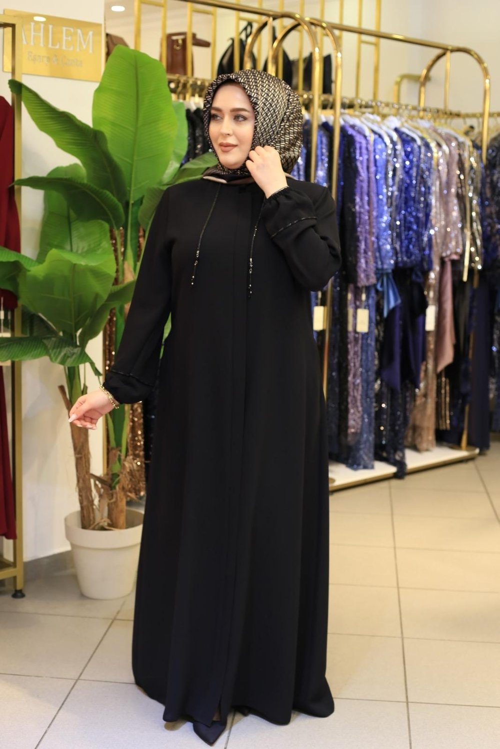 9317 KOD YAKA DETAYLI FERACE SİYAH