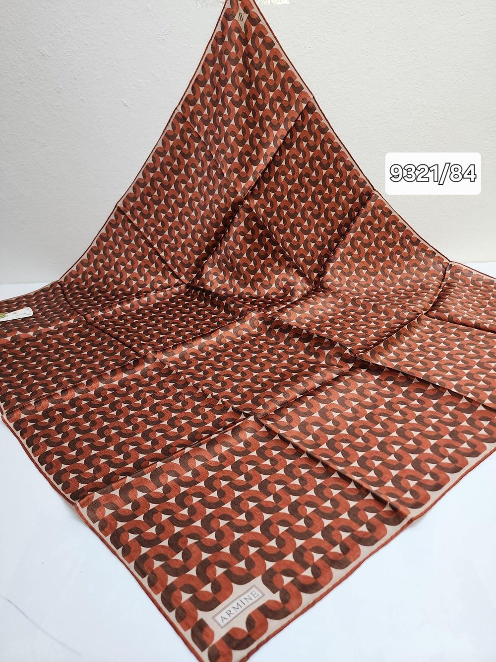 9321/84 KOD ARMİNE SAF İPEK STD