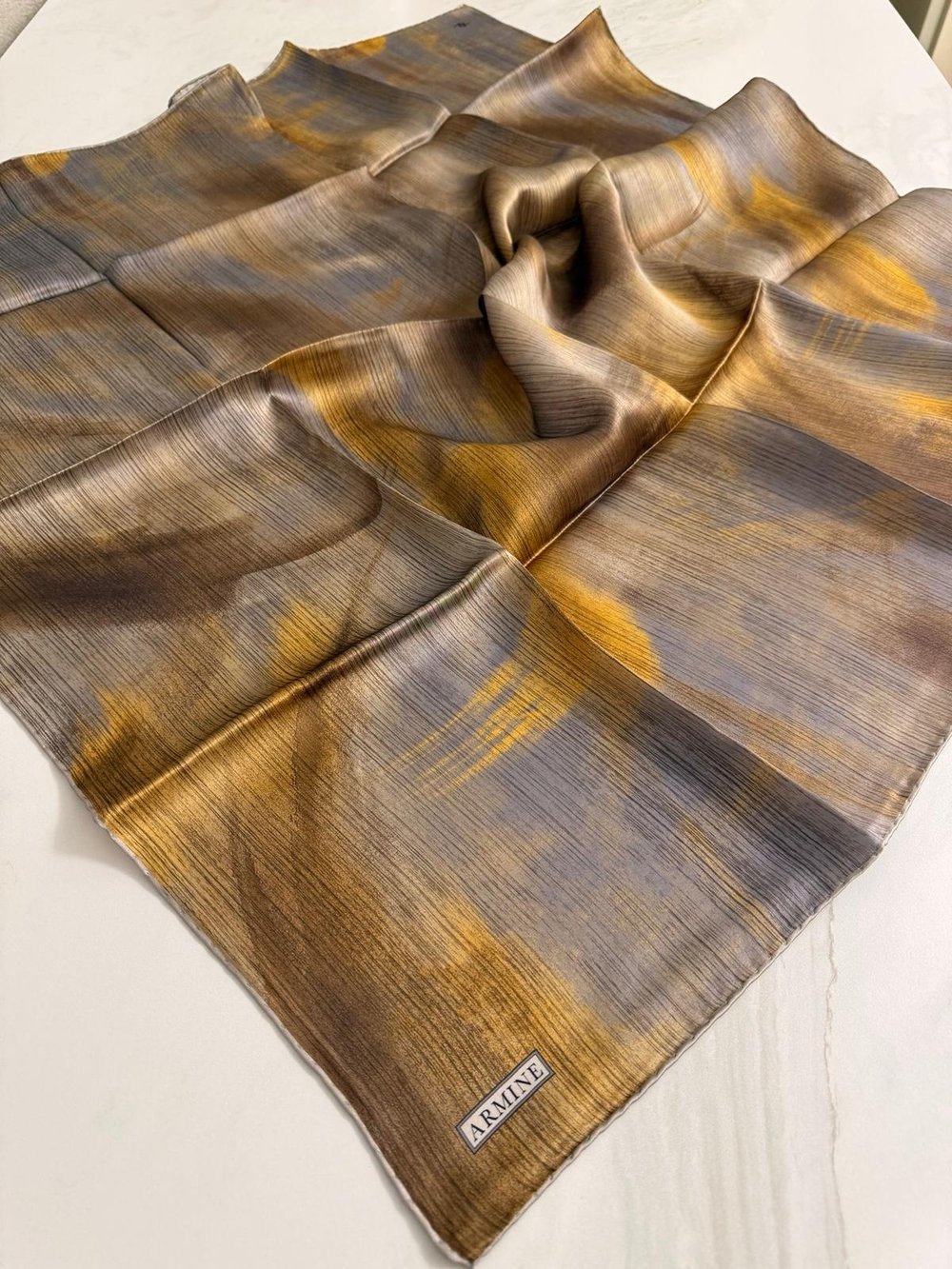 9513/37 KOD RENKLİ DESEN ARMİNE SAF İPEK EŞARP GRİ