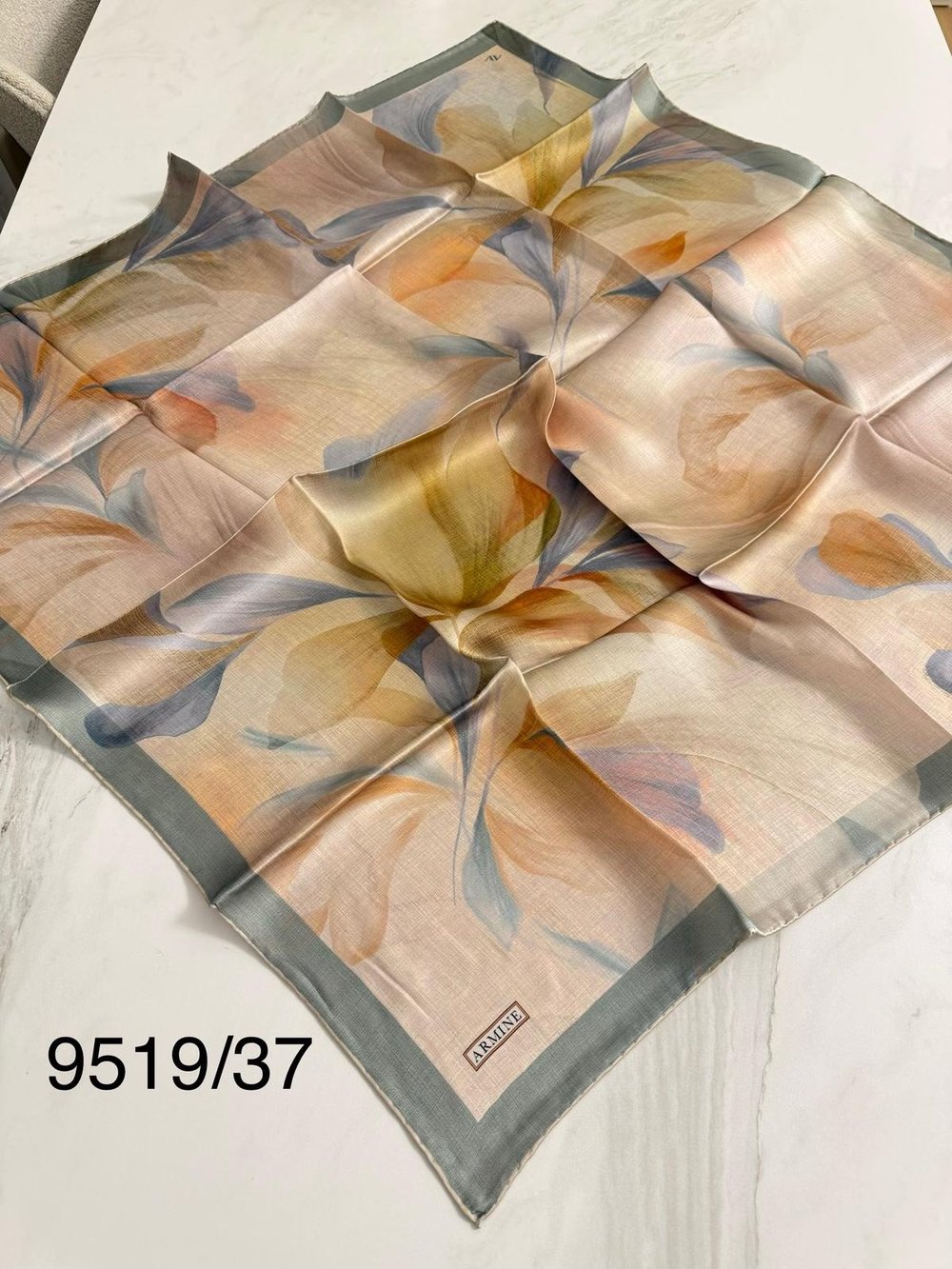 9519/37 KOD ÇİÇEK DESEN ARMİNE SAF İPEK EŞARP YEŞİL