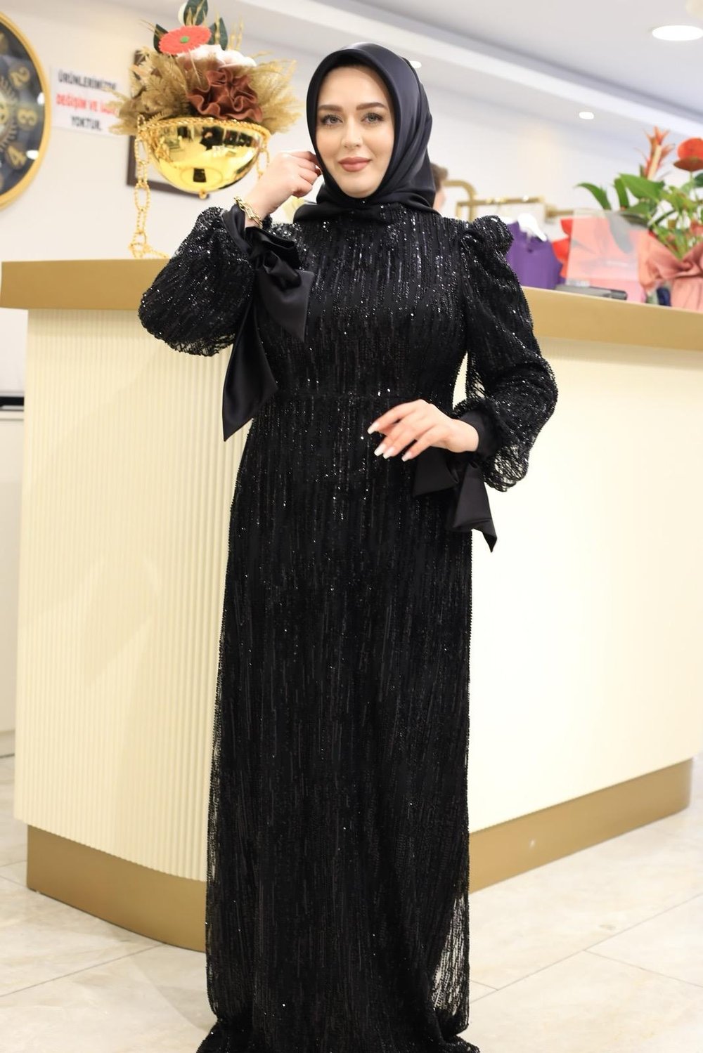 STR2566-1 KODLU İŞLEMELİ KUMAŞ ABİYE ELBİSE SİYAH