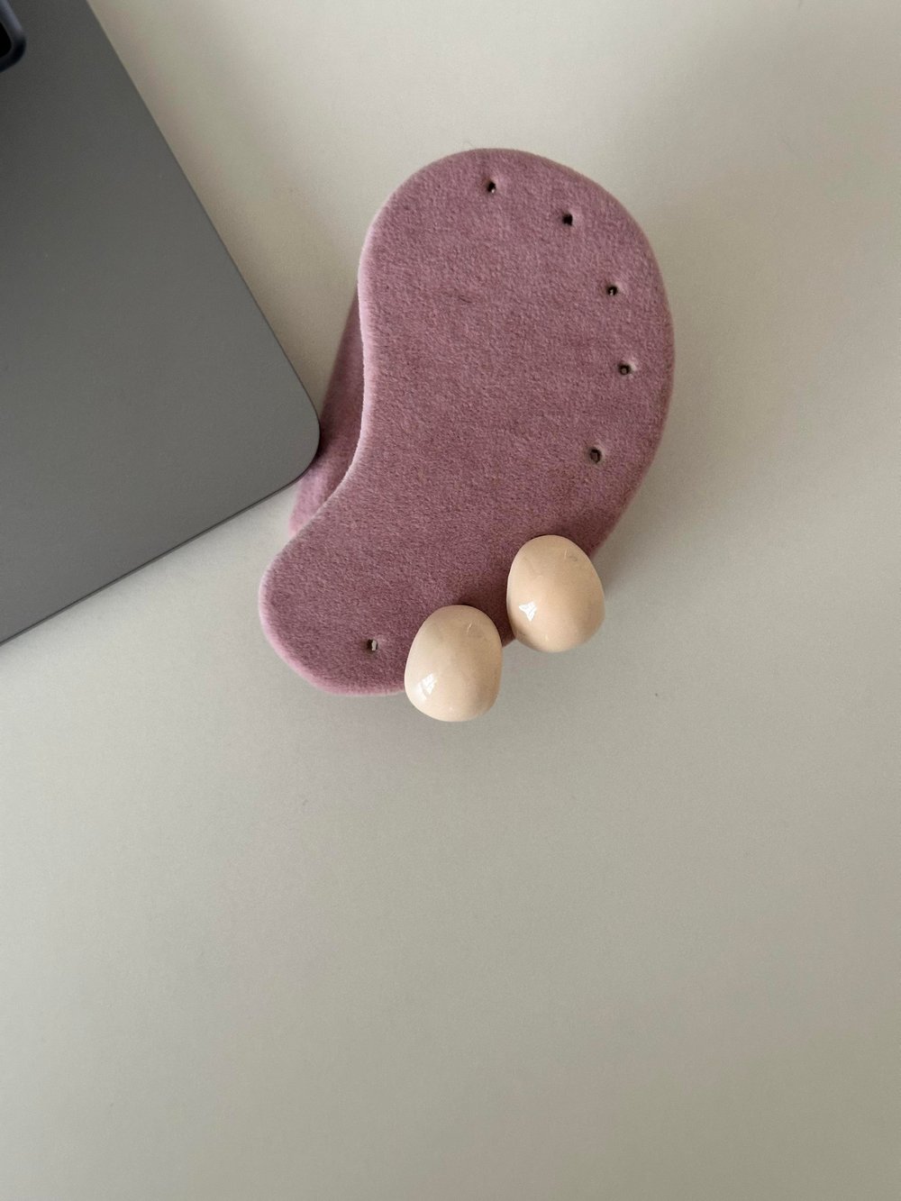 Krem Bombe Küpe 