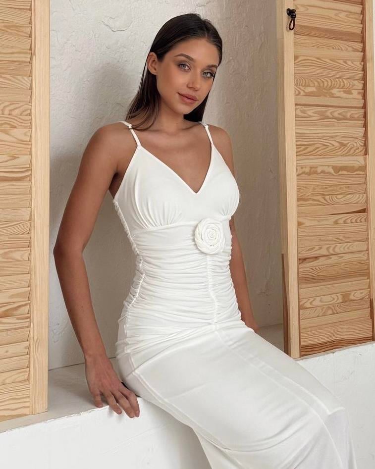 LOVE ASKILI GÜL DETAY MAXİ ELBİSE 