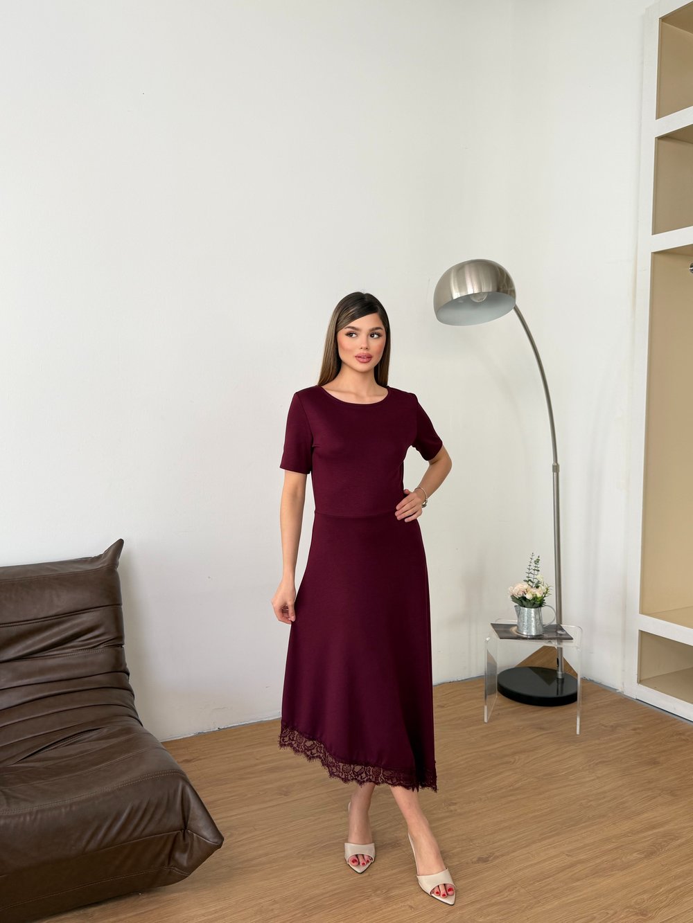 Eteği Asimetrik Dantel Detaylı Elbise-Bordo