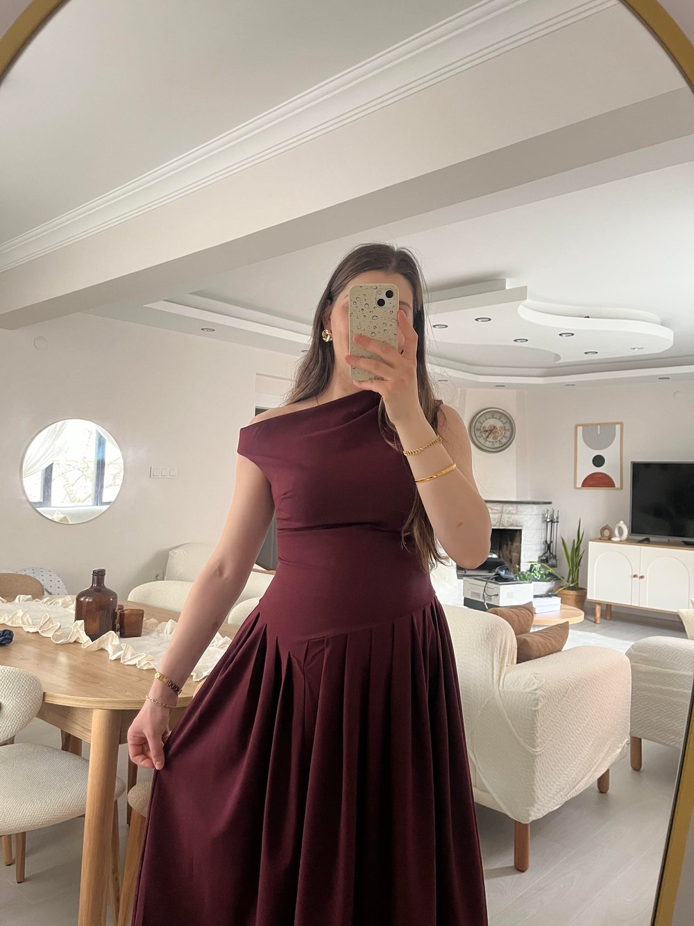 Bordo Bel Detaylı Düşük Yaka Pileli Elbise