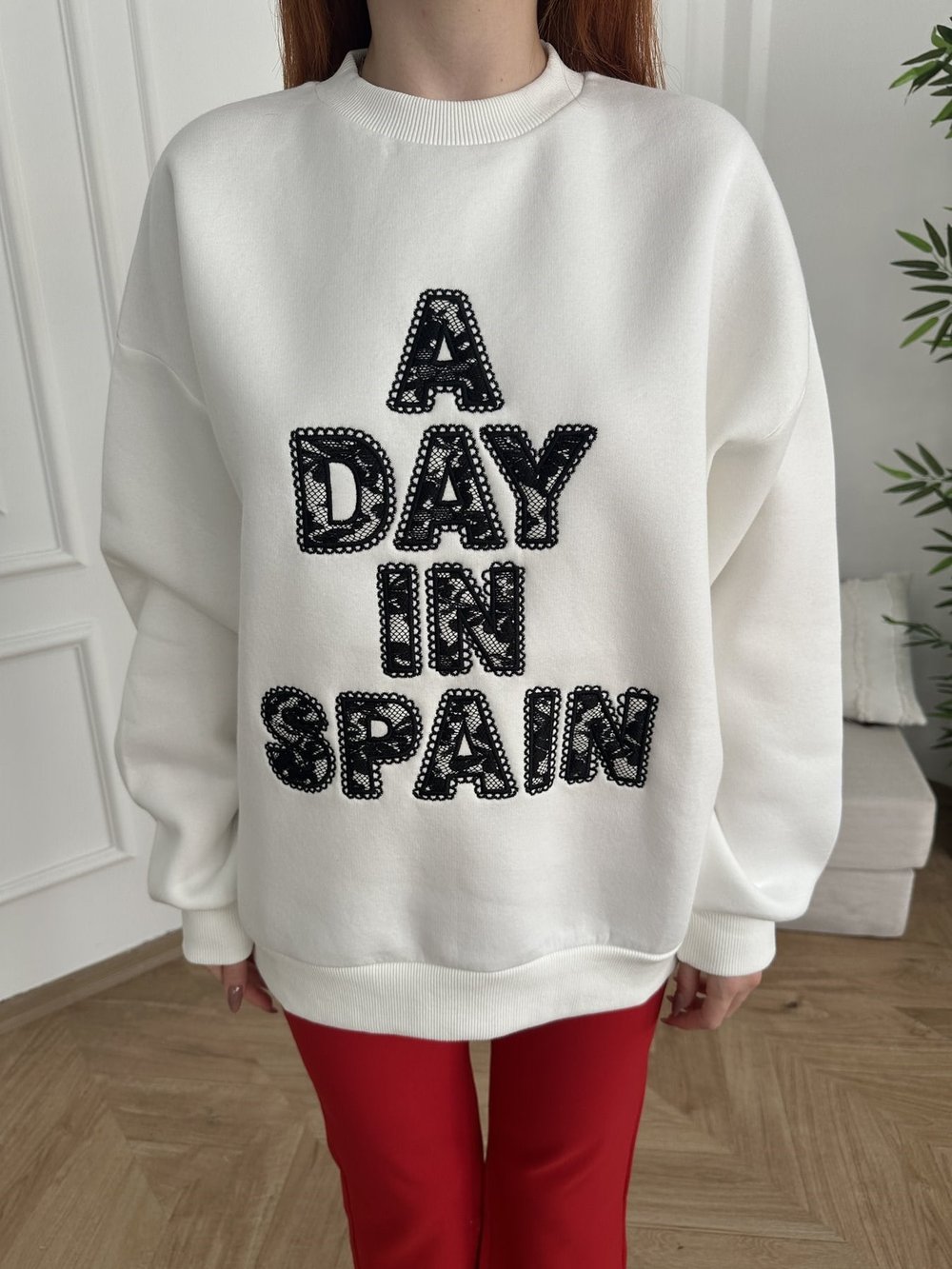 Dantel Nakışlı Sweatshirt Ekru