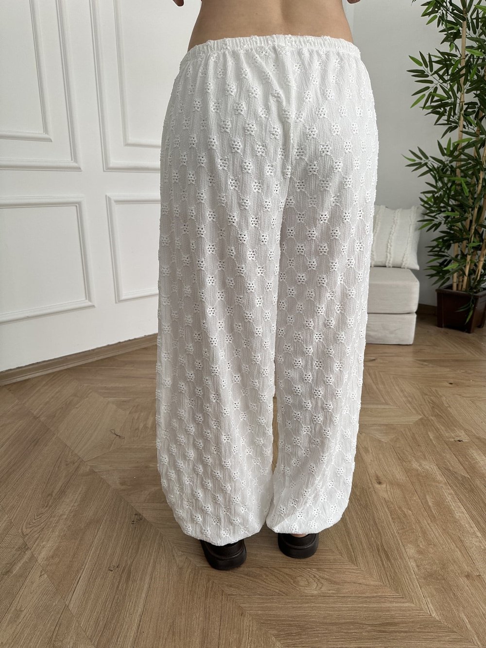 Dokulu Paça Lastikli Pantolon Ekru
