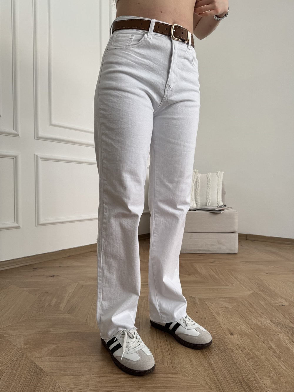 Kesik Paça Kemerli Straight Pantolon Beyaz