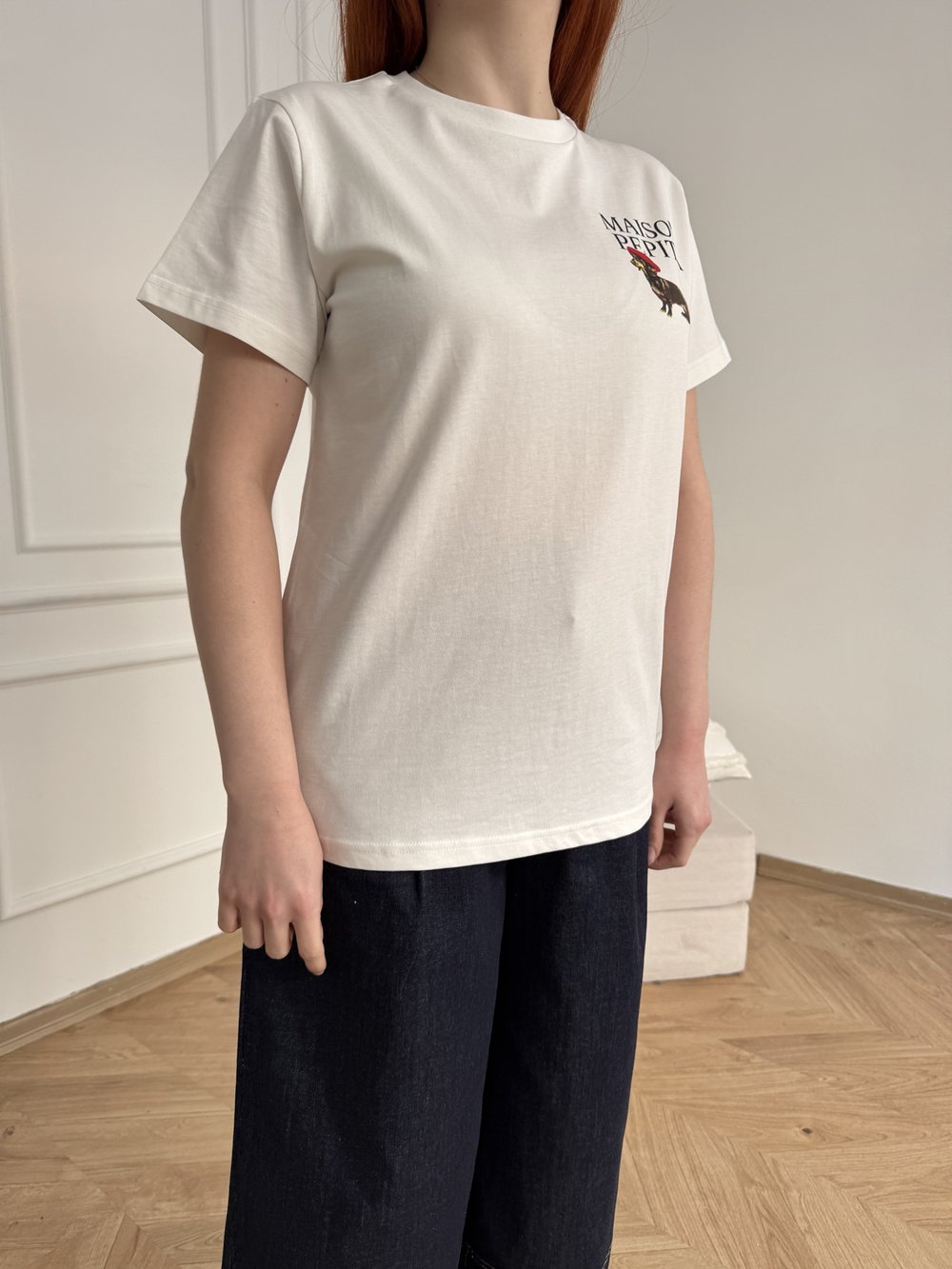 Kırmızı Şapkalı Köpek Baskılı Tshirt Ekru