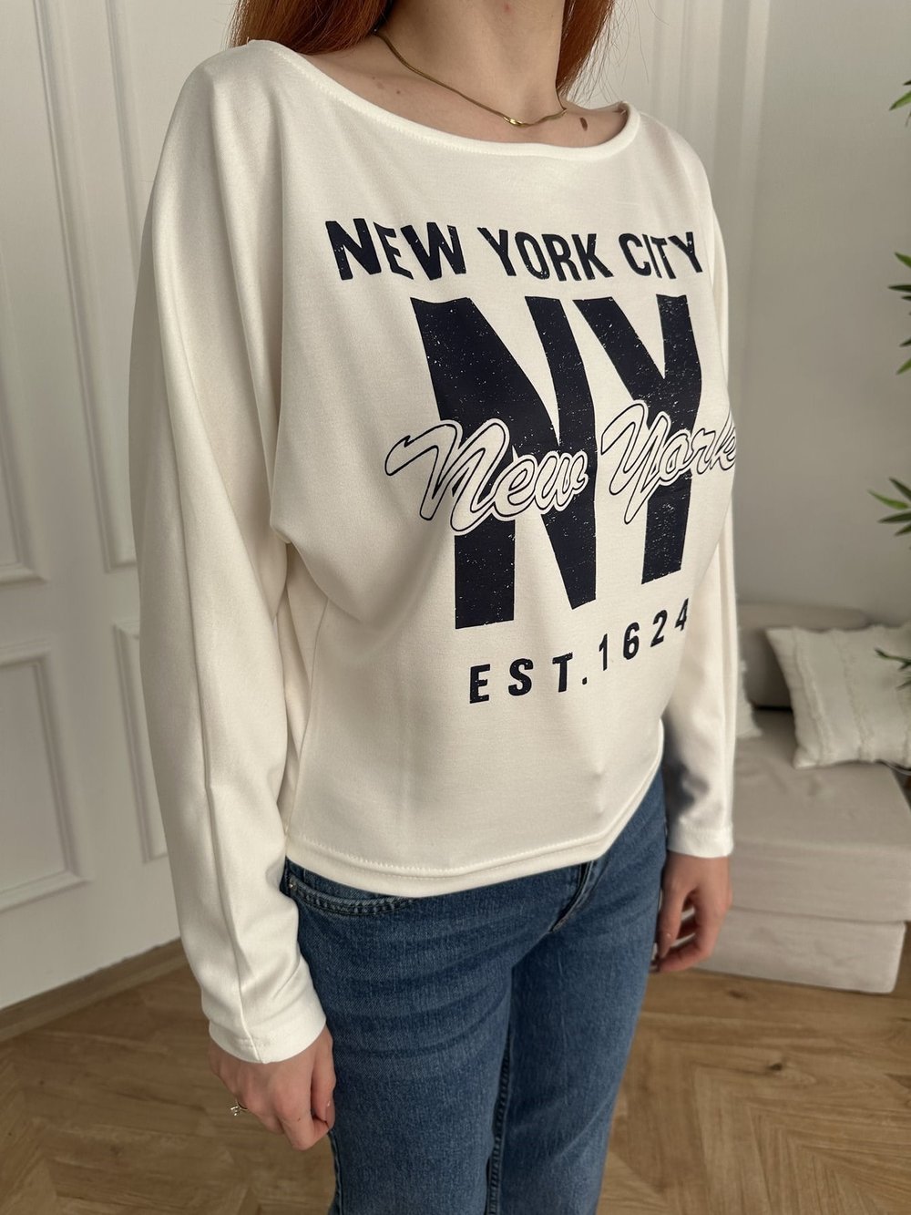 New York Baskılı Kayık Yaka Sweatshirt Ekru