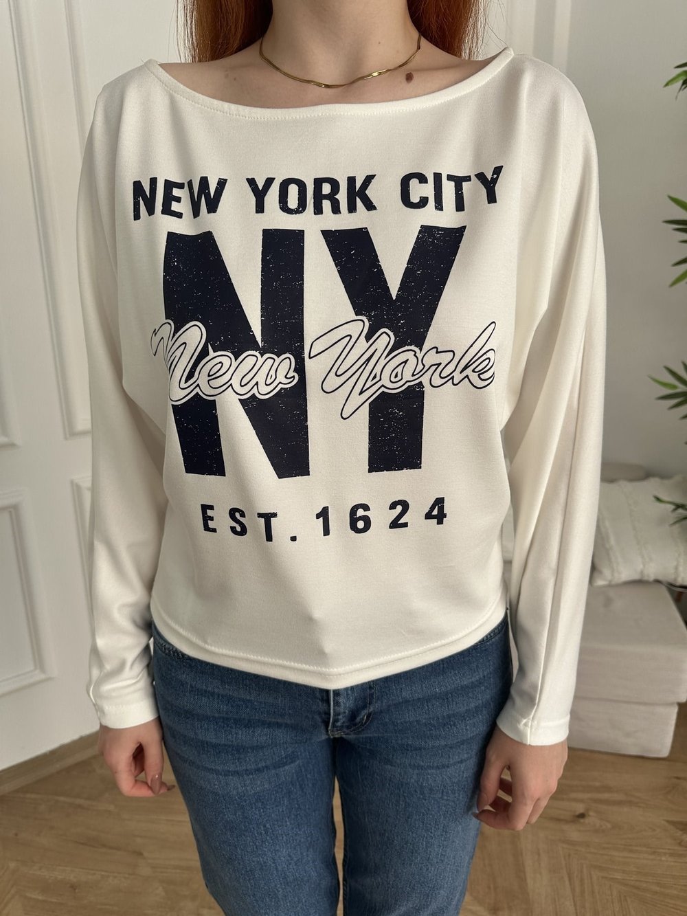 New York Baskılı Kayık Yaka Sweatshirt Ekru