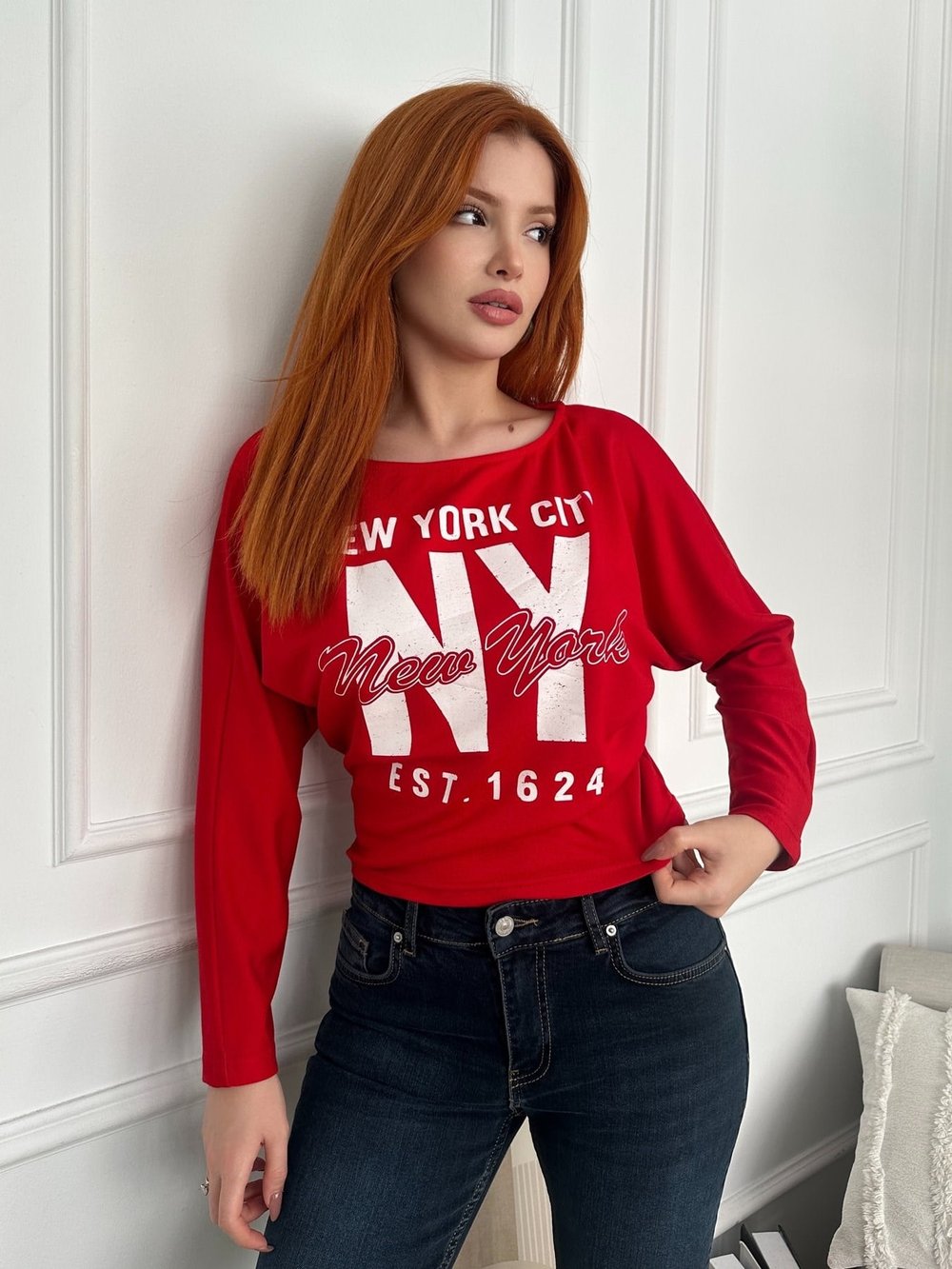 New York Baskılı Kayık Yaka Sweatshirt Kırmızı