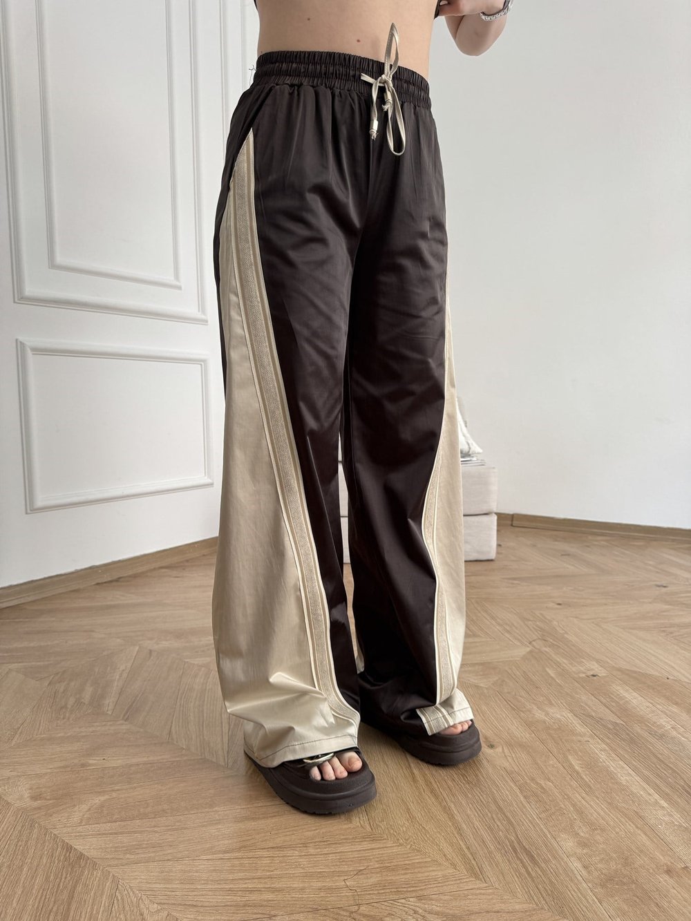 Şerit Detaylı Matchli Relax Pantolon Kahve