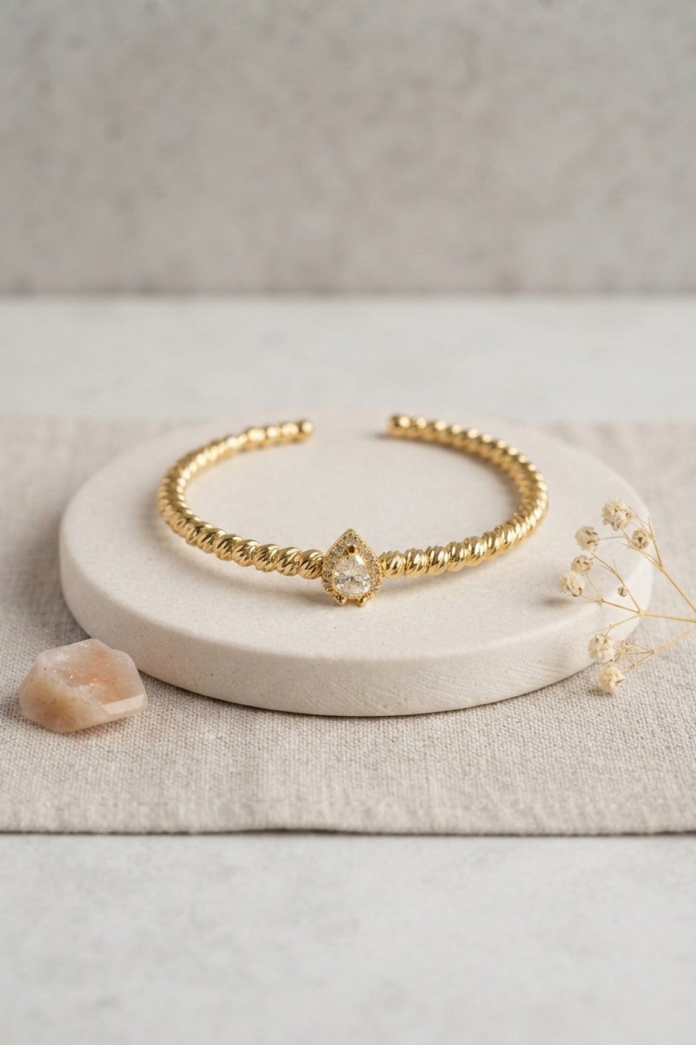 Gold Renk Dorika Model Damla Zirkon Taşlı Kadın Bileklik