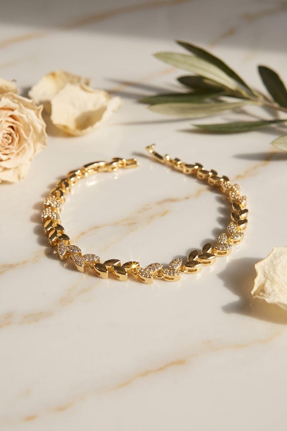 Gold Renk Pirinç Zirkon Taşlı Başak Model Kadın Bileklik