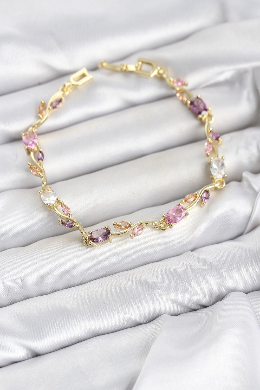 Pirinç Gold Renk Pembe ve Mor Zirkon Taşlı Çiçek Model Kadın Bileklik
