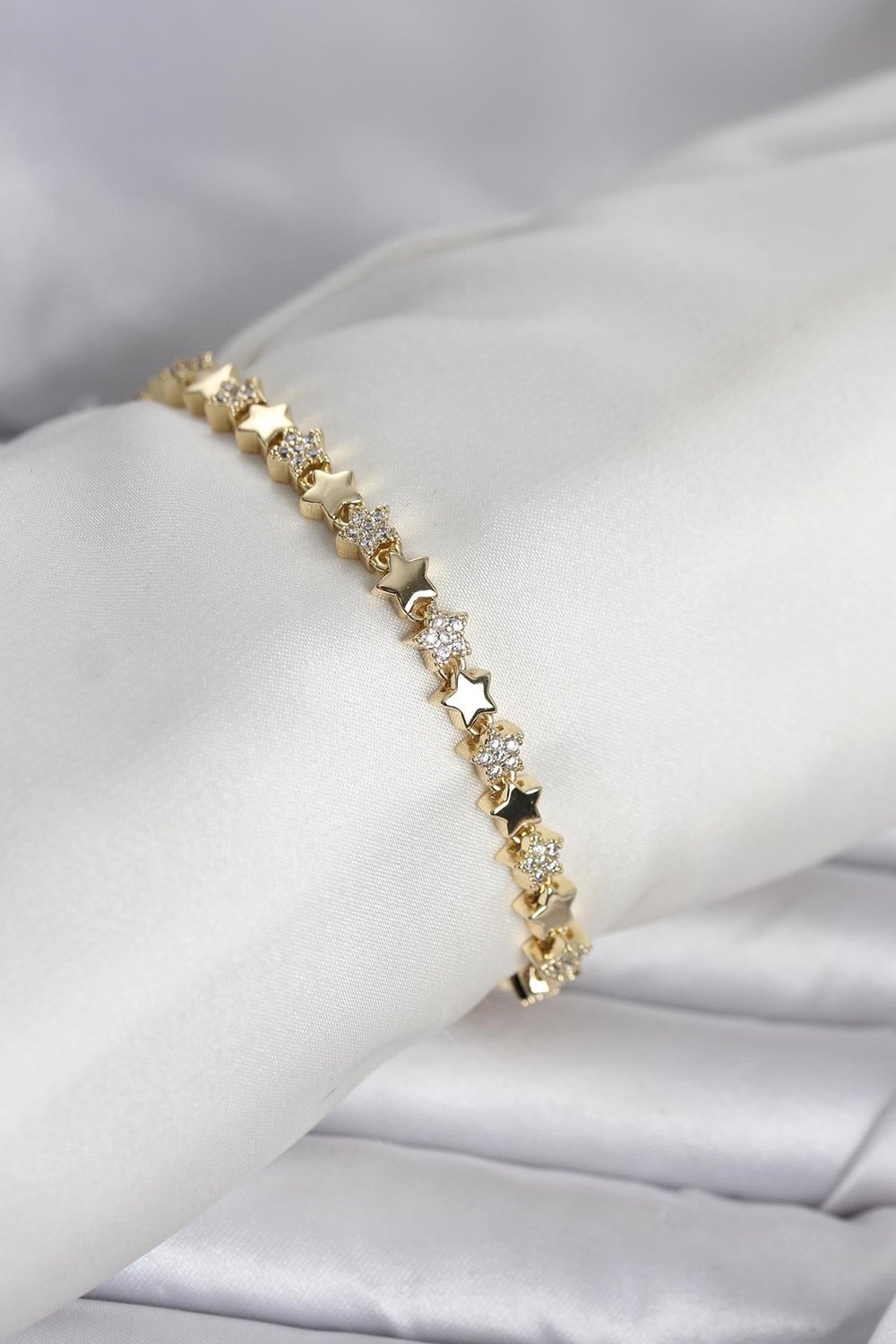 Pirinç Gold Renk Zirkon Taşlı Yıldız Model Kadın Bileklik