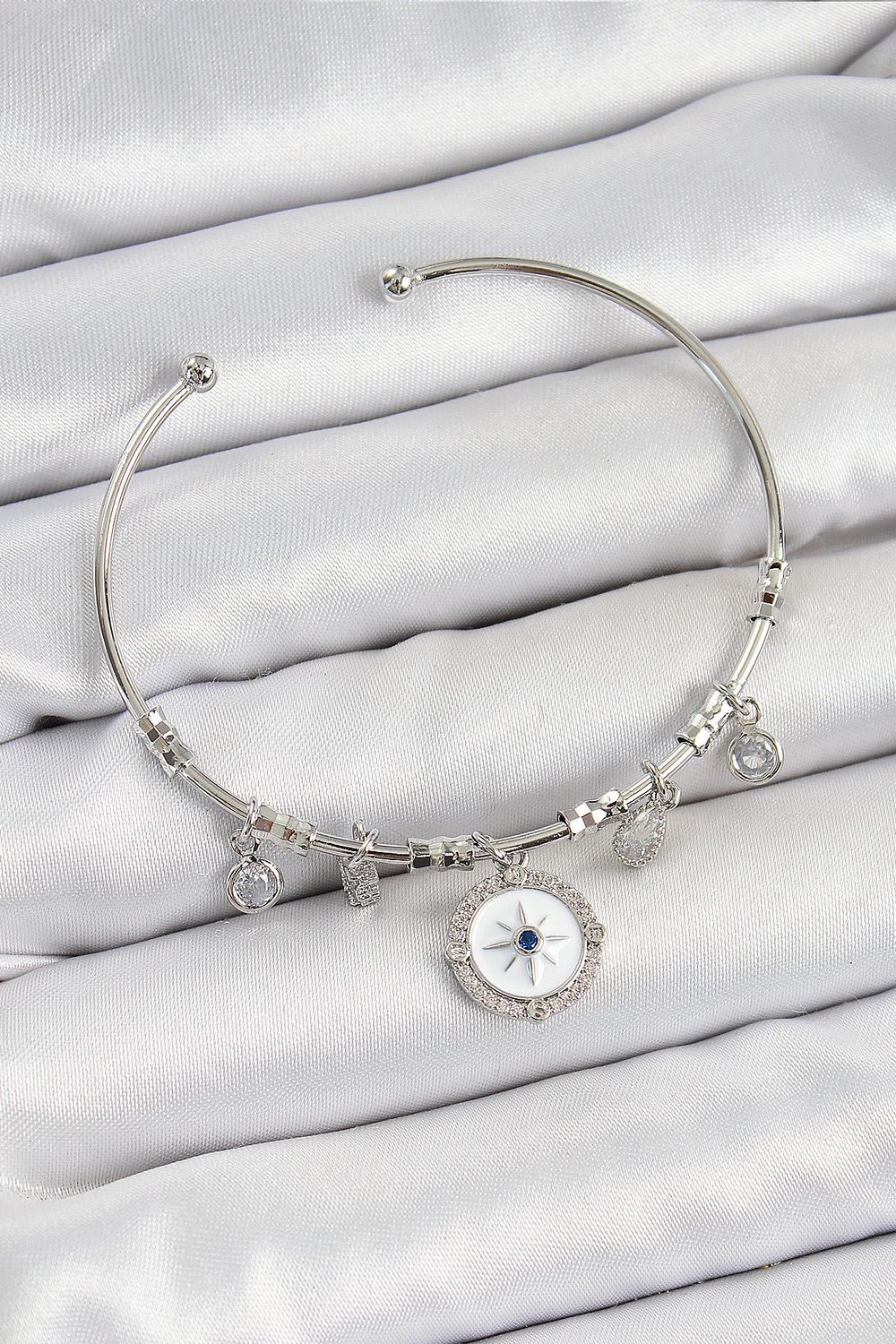 Pirinç Zirkon Taşlı Pusula Model Gümüş Renk Charm Bileklik