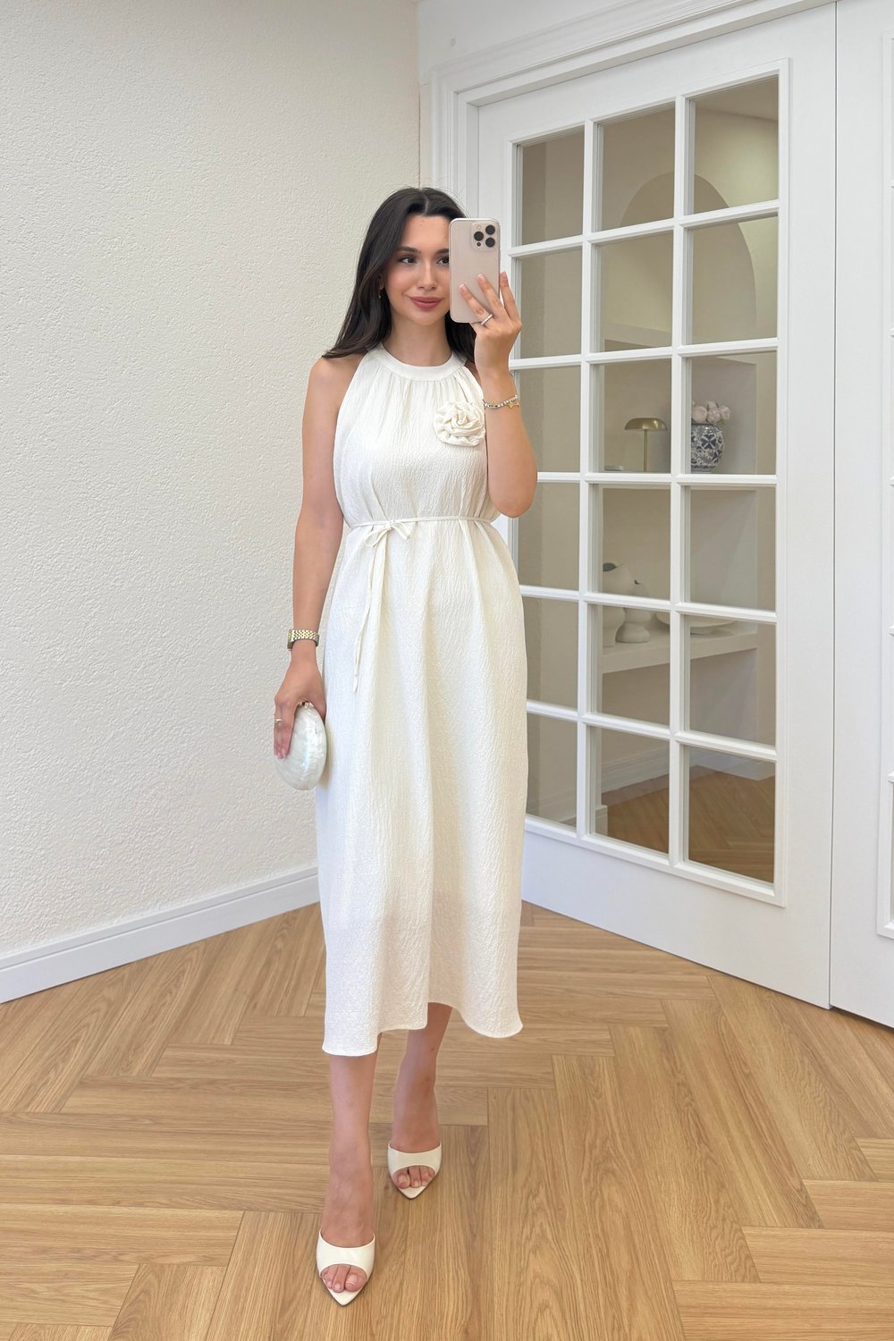 DORA GÜL BROŞLU ELBİSE - EKRU