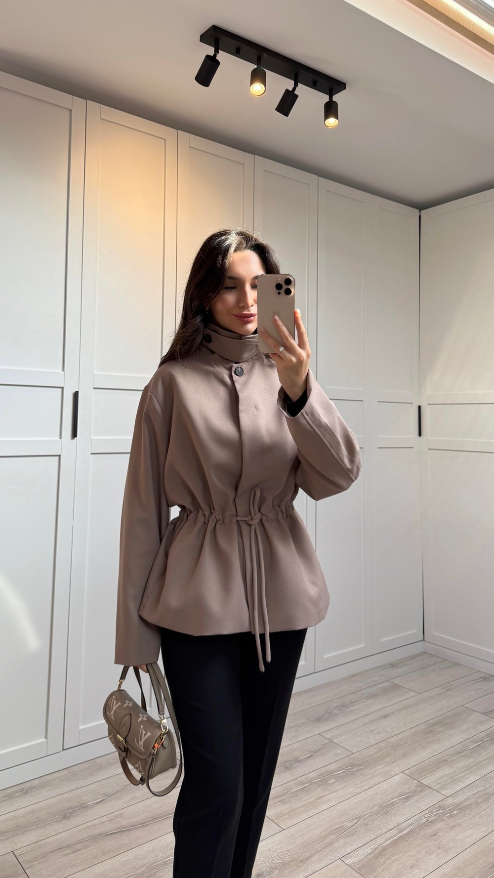 LEYA BELDEN BAĞLAMALI TRENÇKOT - TAŞ