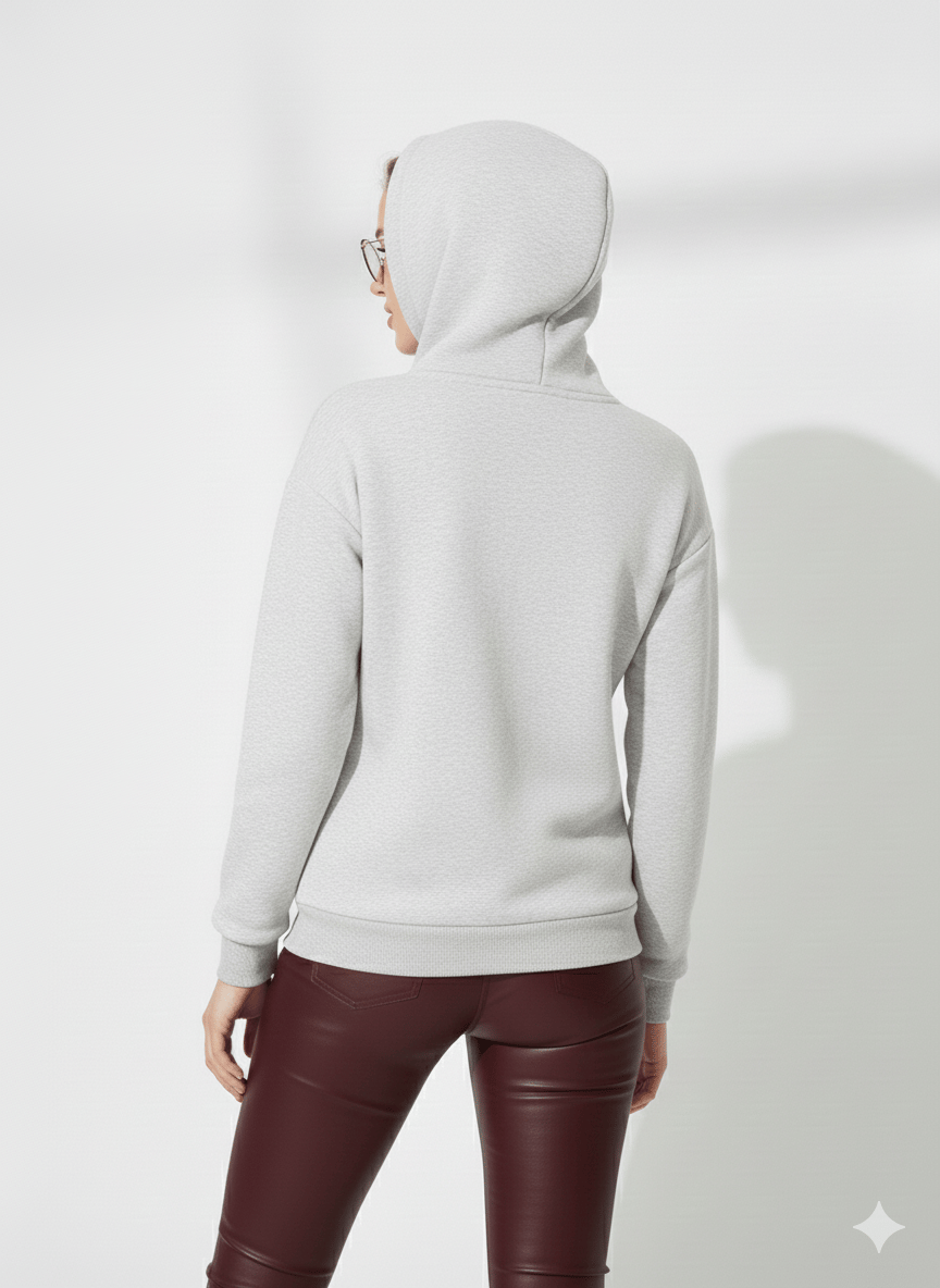 Kadın Kapüşonlu Cepli Üç İplik Yumuşak Dokulu İpi Fiyonk Detaylı İşlemeli Uzun Kollu Sweatshirt