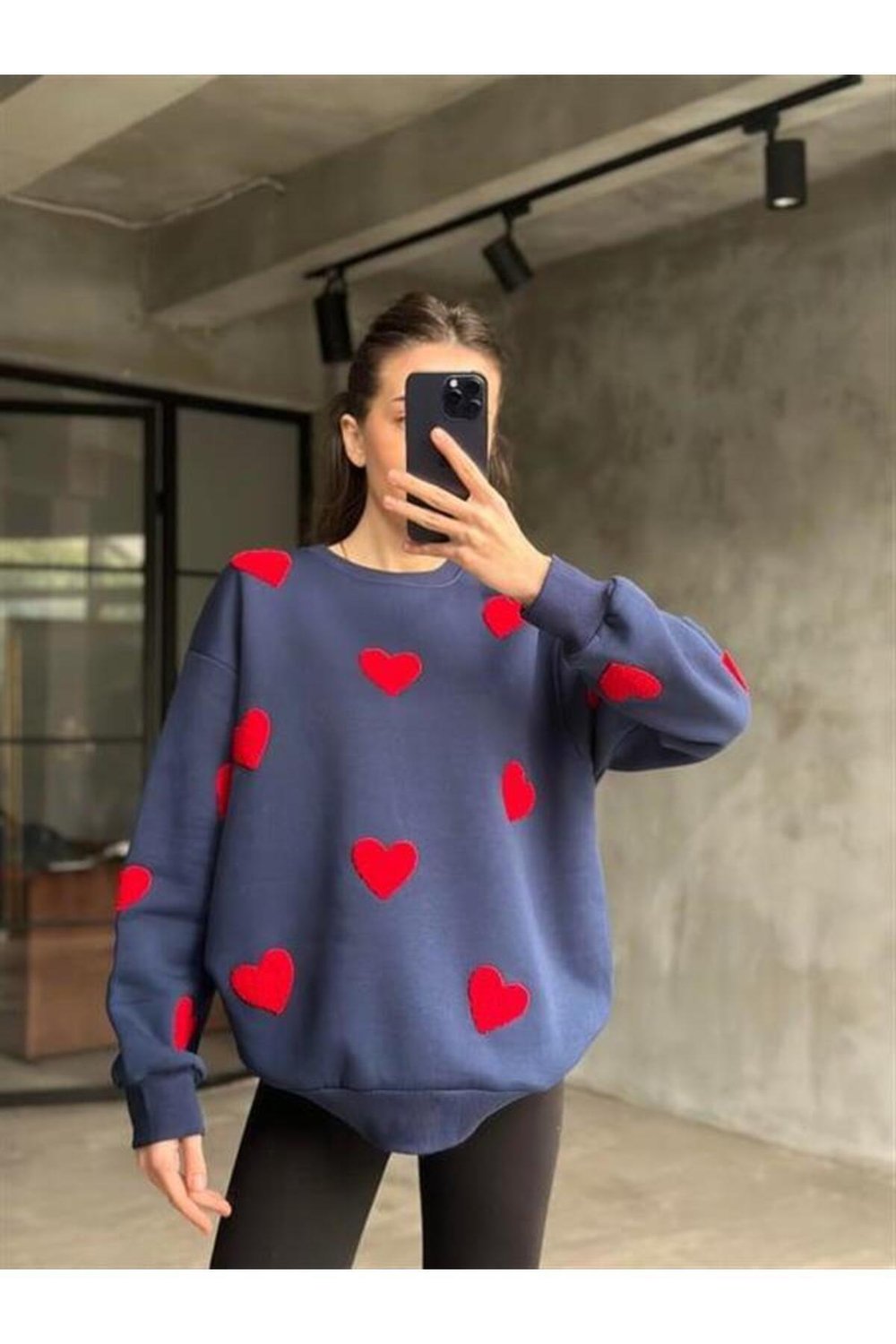 KALP NAKIŞLI 3 İPLİK ŞARDONLU SWEATSHIRT