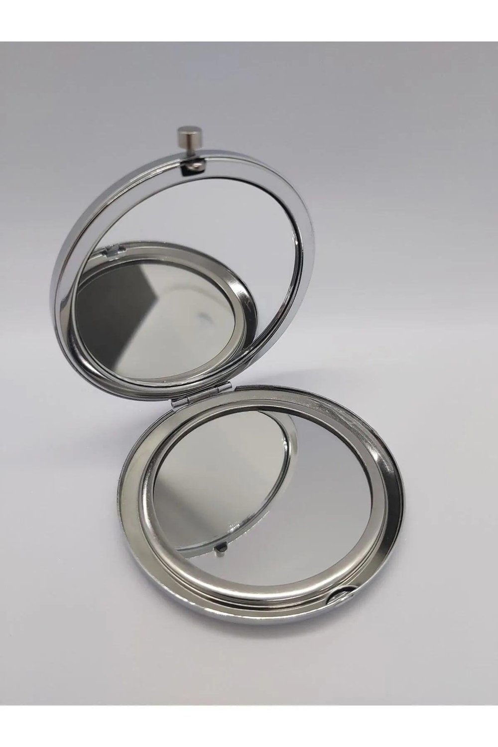 GÜMÜŞ RENKLİ CEP YUVARLAK AYNA