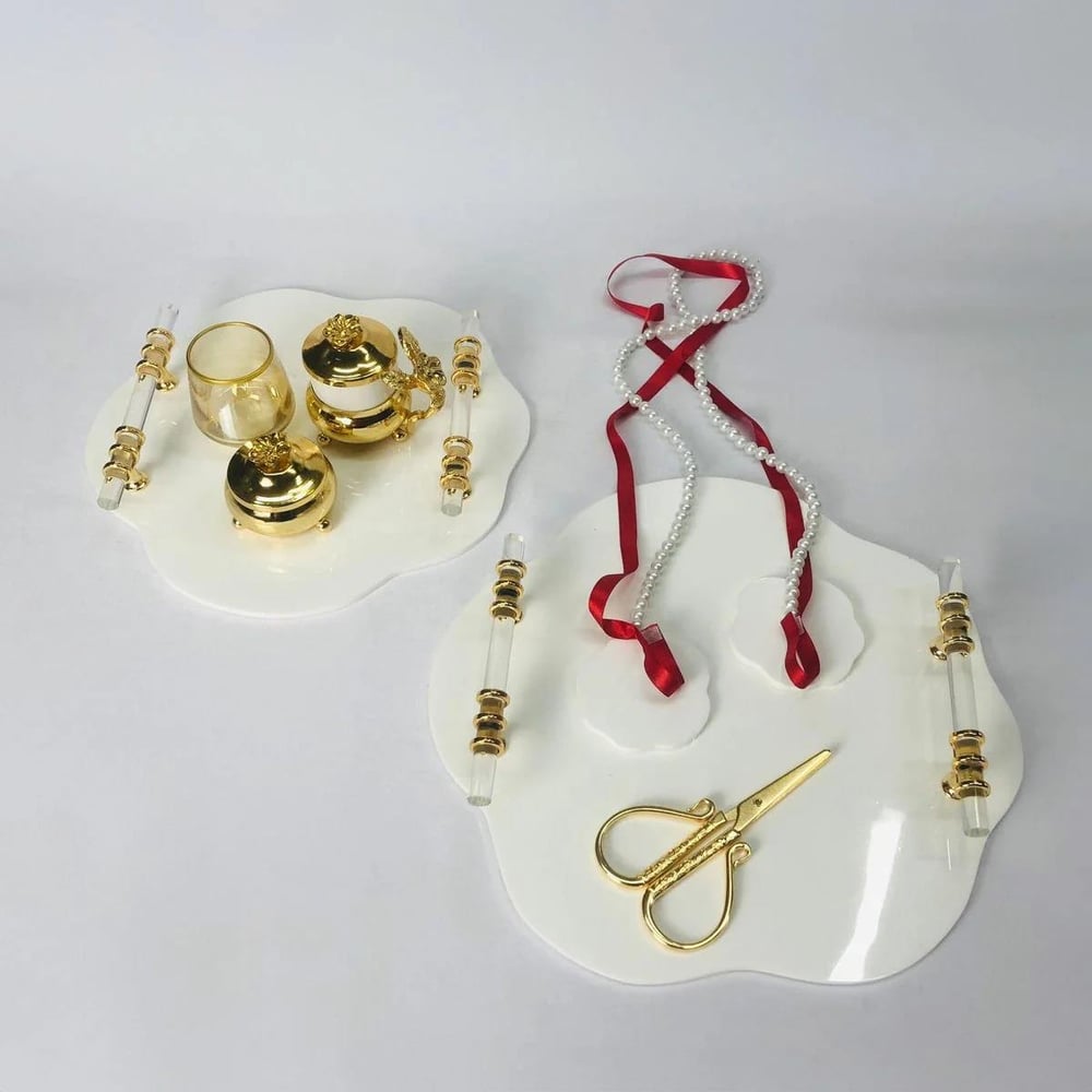 BEYAZ ÇİÇEK ORJİNAL EPOKSİ TEPSİ AZ KIVRIMLI CAM KULPLU