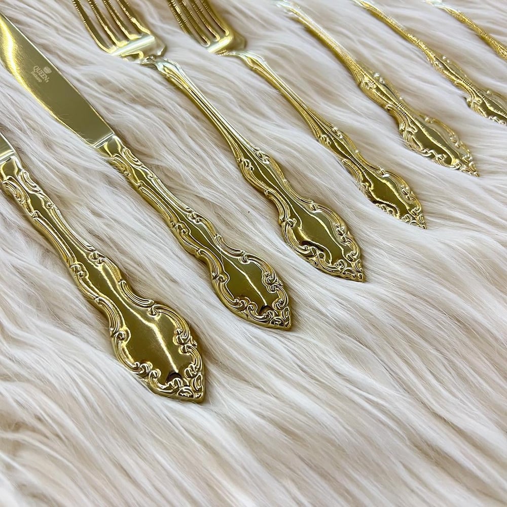 Queens of England 89 Piece Flatware Set - Shiny Gold