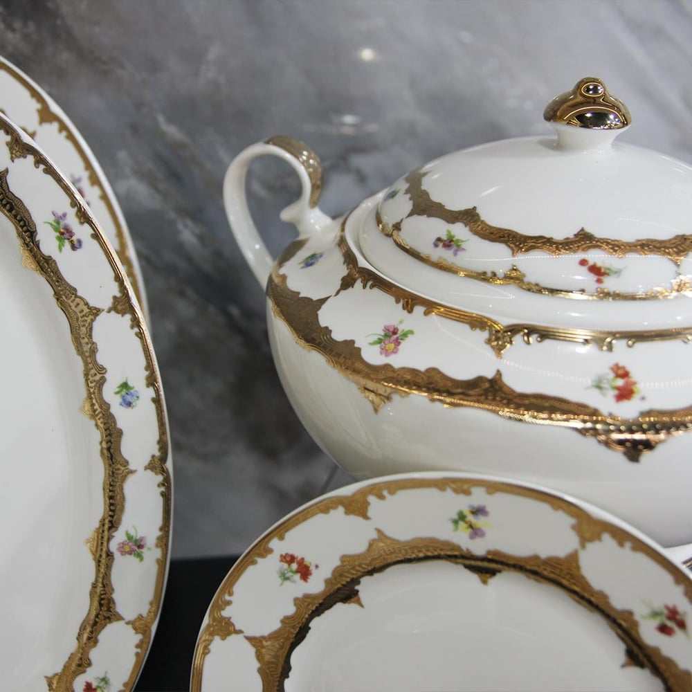 Queens of England Elena 61 Piece Porcelain Dinner Set for 12 People