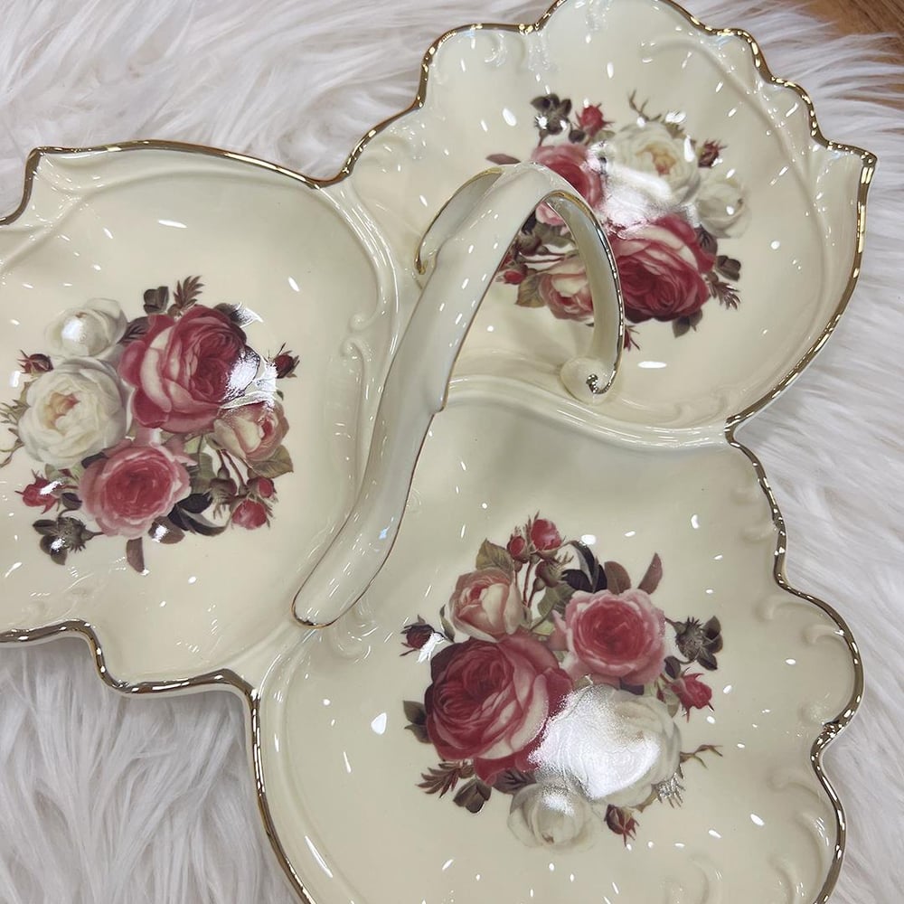 Royking Rose 3-Piece Snack Bowl with Handle