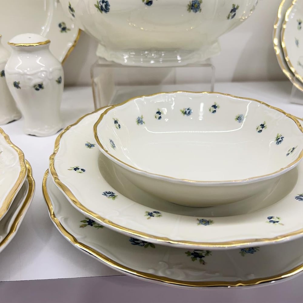 Thun Maria Louise Blue Flower 77 Piece Dinner Set Gold