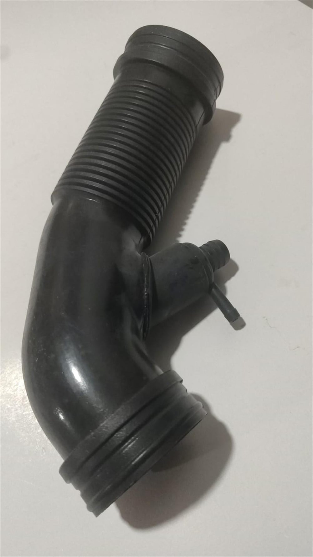 VW-OEM HAVA FİLTRESİ BORUSU 6KO129627