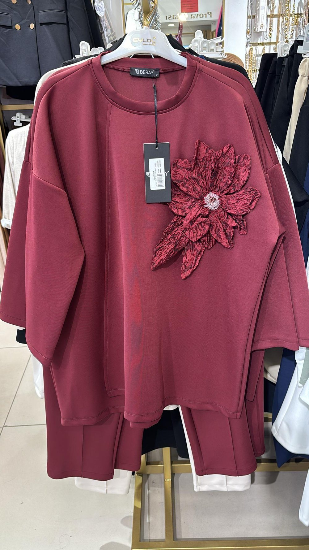 BERAY 7945 GÜL DETAYLI TAKIM