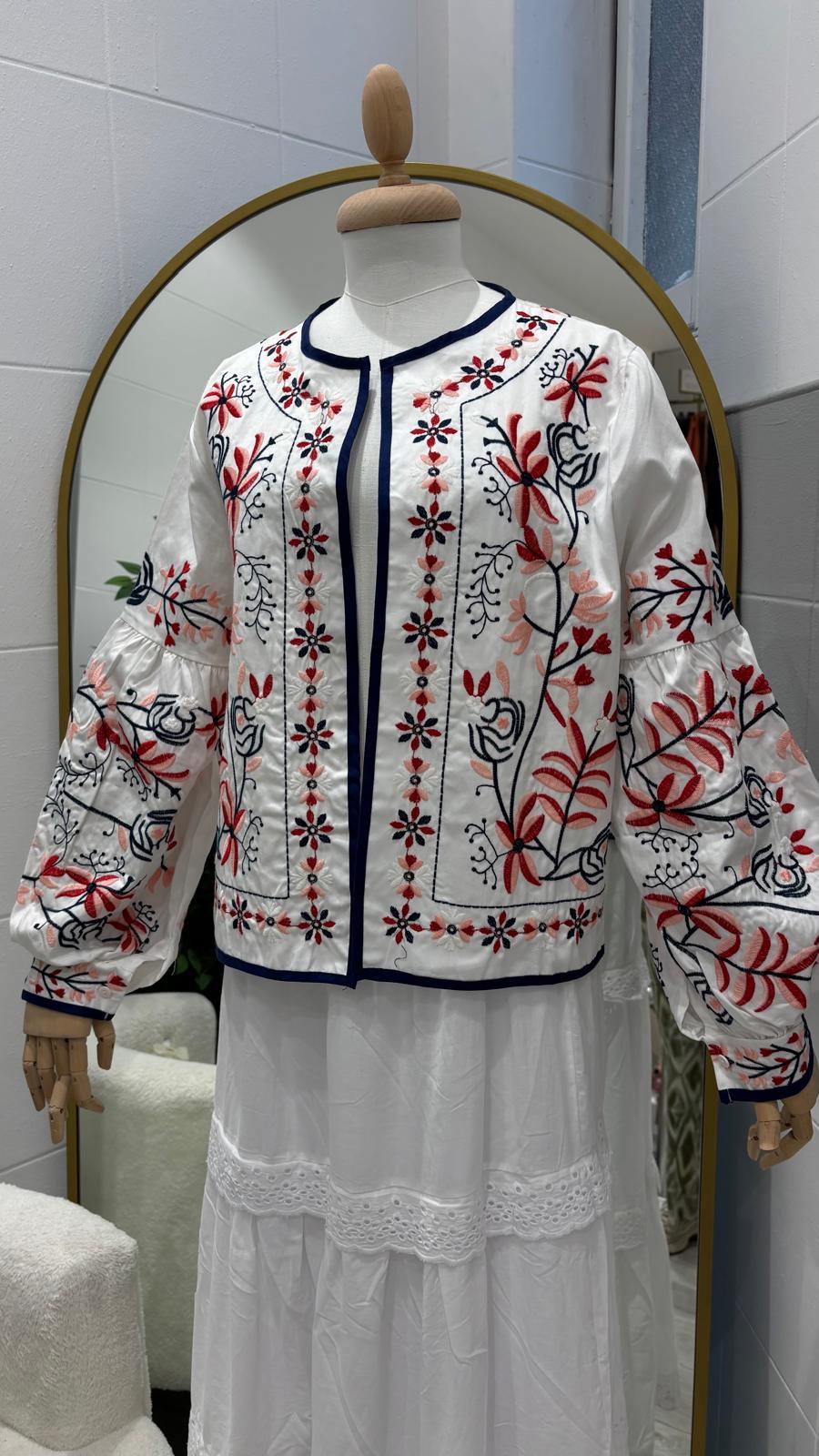 KISA NAKIŞLI CEKET