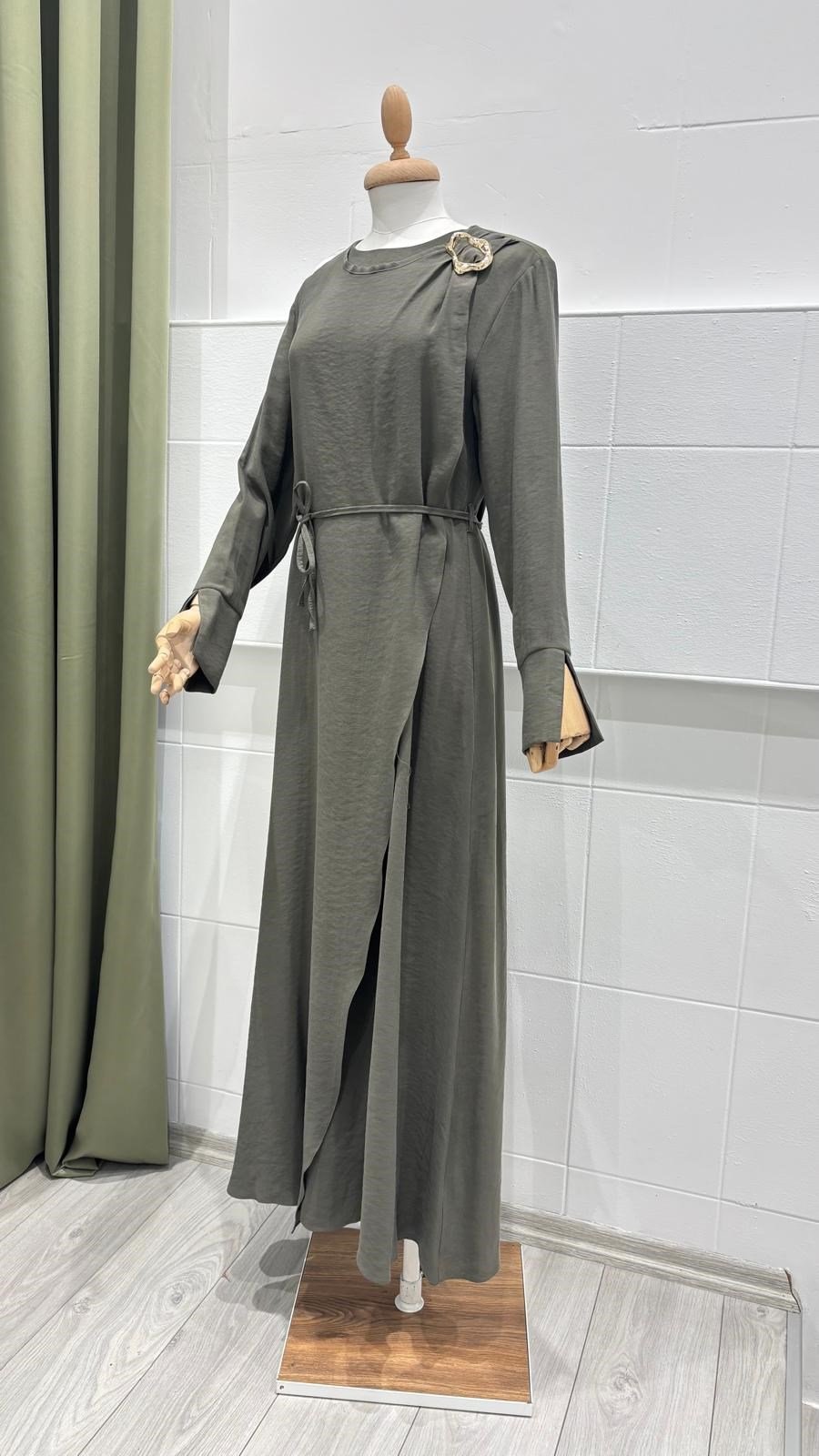 MODA ERÇİN 818 YAKASI TOKALI ELBİSE