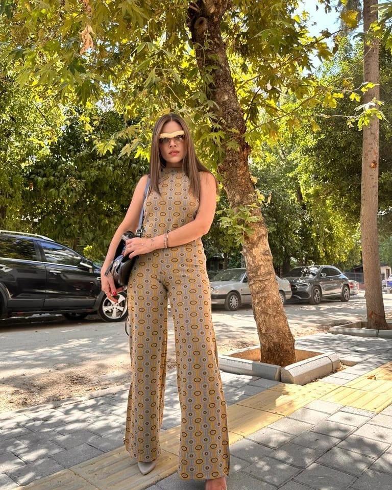 YEŞİ,L DESENLİ KOLSUZ TAKIM