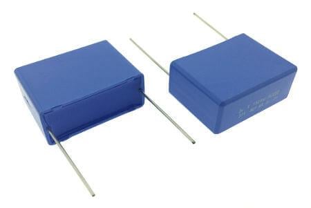 1uF 250VDC Polyester Film Kondansatör (MKT), Radyal 15mm, 18x8mm, Ayak Uzunluğu 20mm, Dökme (Loose in Box), Pilkor