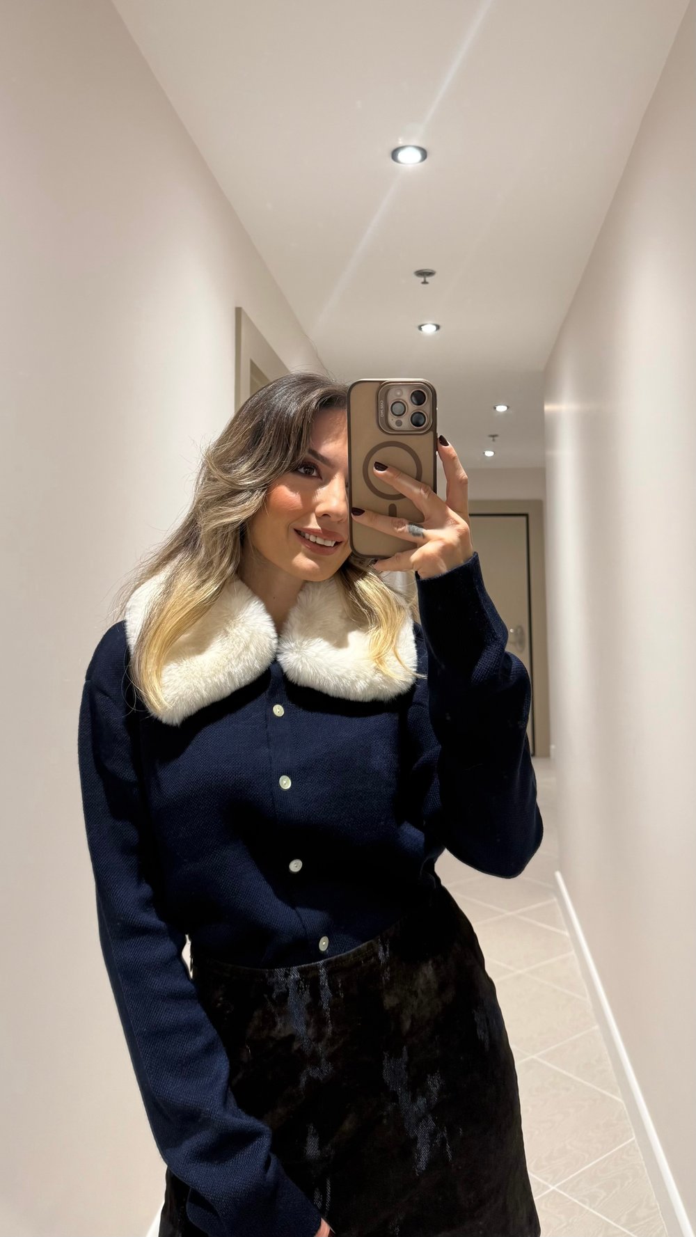 LACİVERT YAKASI KÜRKLÜ HIRKA