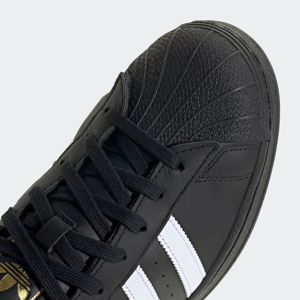 SUPERSTAR