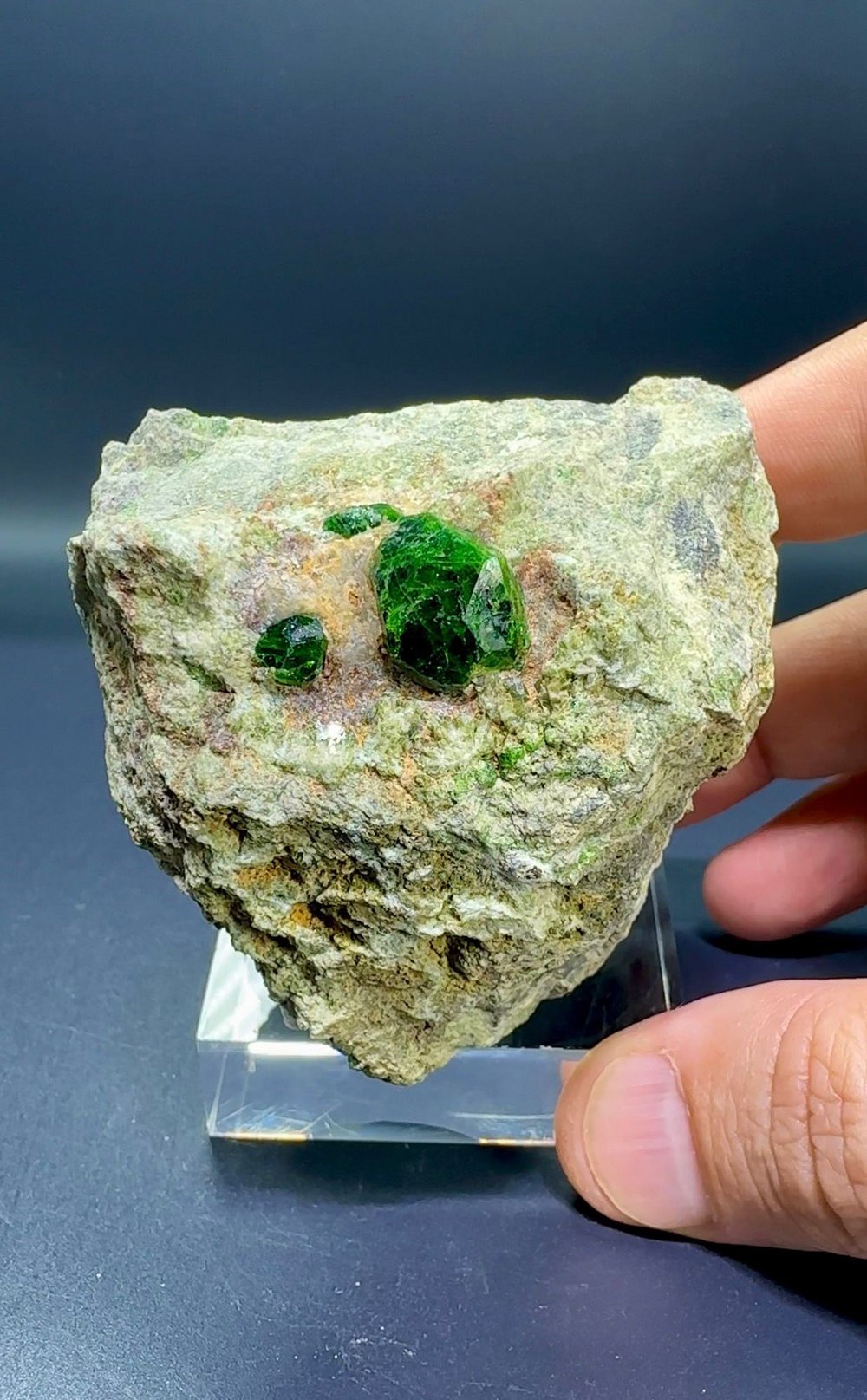 DEMANTOİD GARNET 329 GR.