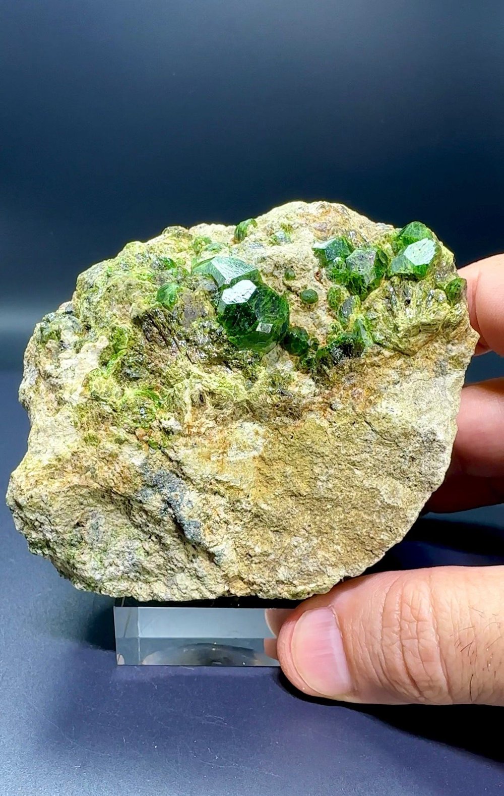 DEMANTOİD GARNET 728 GR.