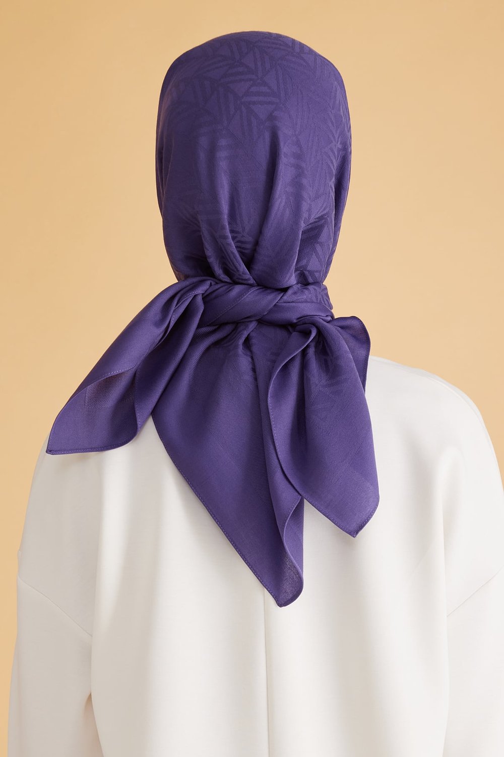 BELLİ GEOMETRİK DESEN VEYRA MOR EŞARP 2