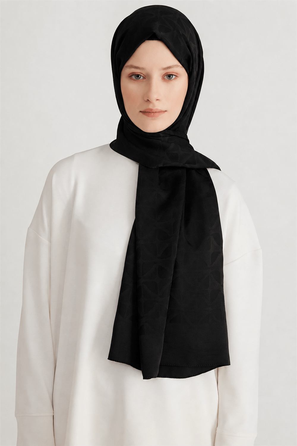 Belli Fresh Geometrik Desen Siyah Capri Şal 1 - 247799