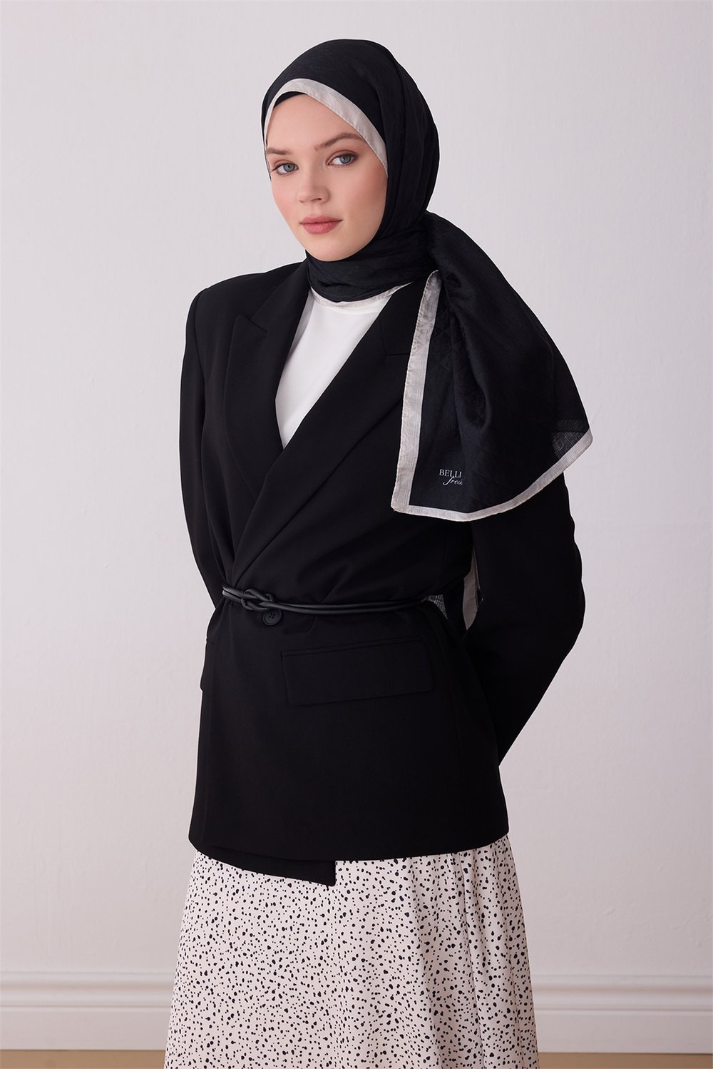 BELLİ FRESH MONOGRAM EŞARP