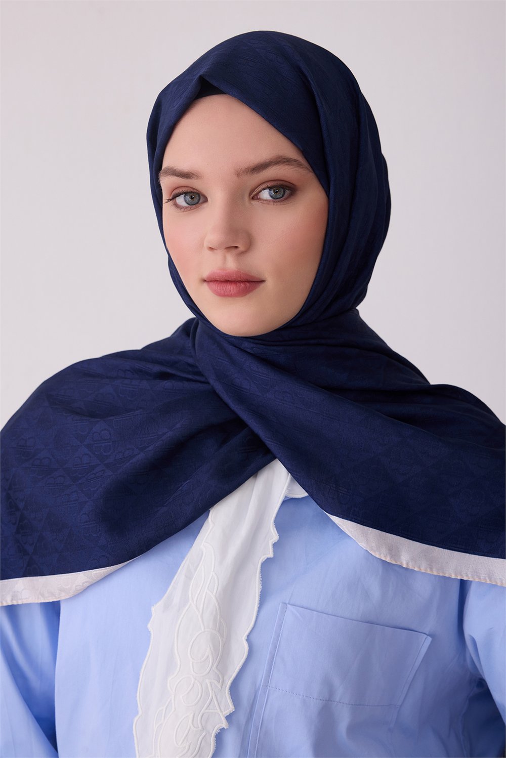 Belli Fresh Monogram Desen Lacivert Şal