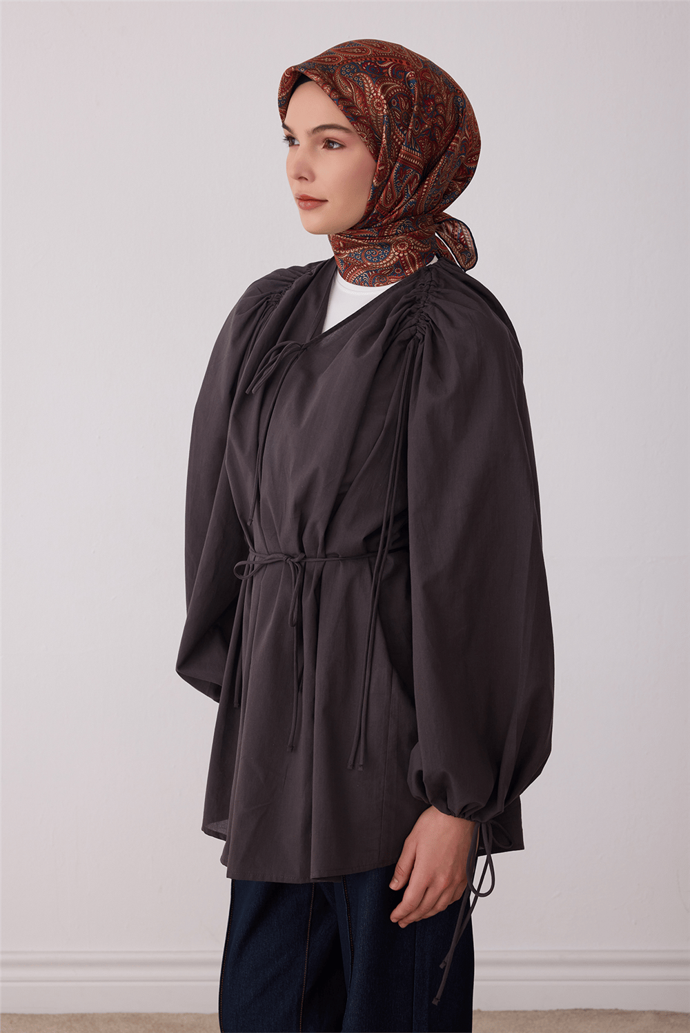 Kırmızı Etnik Desen %100 Twill İpek Eşarp 4404-05