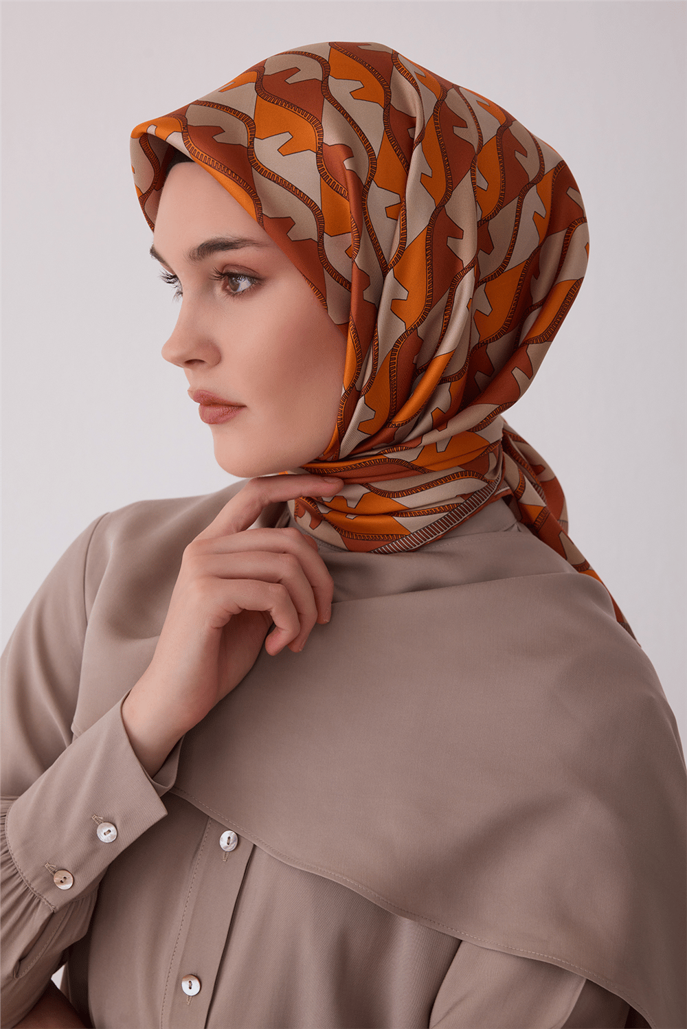 Oranj Geometrik Desen %100 Twill İpek Eşarp 4406-55